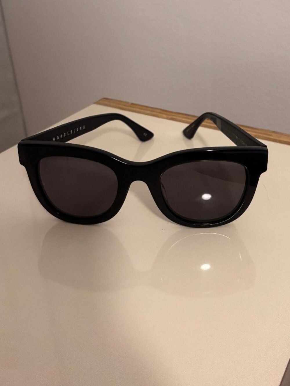 Wonderland Colony Black Sunglasses‎